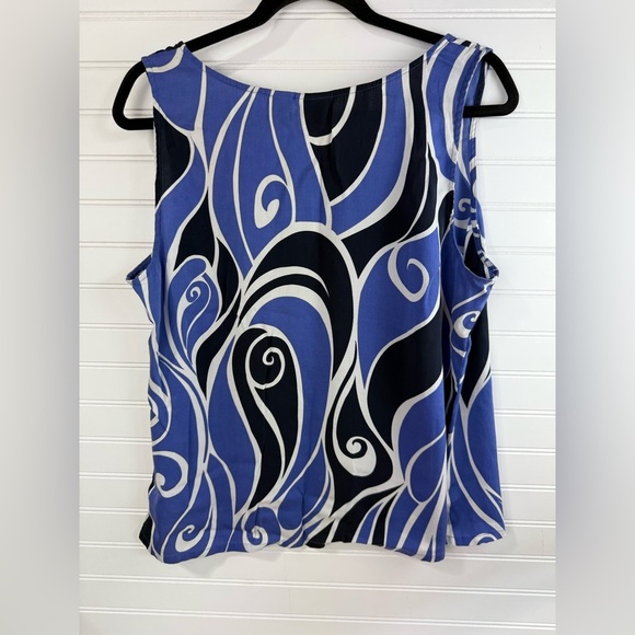 Chico’s women’s silk blend blue abstract design sleeveless tank top. Size 8 - Picture 2 of 4